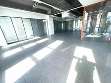 浑南奥体丨新装修丨高举架丨地铁口丨21格局丨含票丨无中介费