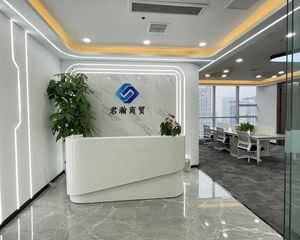 双地铁交通、希尔顿酒店在侧、豪华挑高大堂、气派不凡、钻石广场