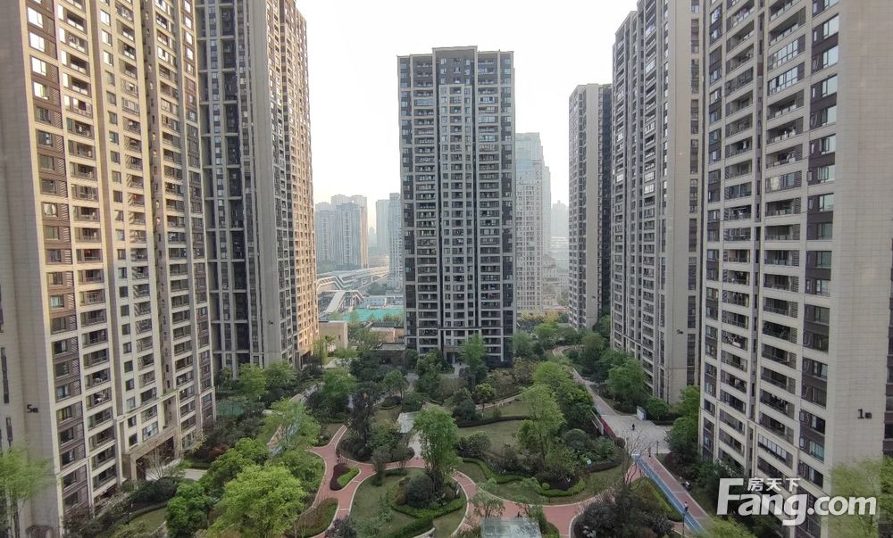 捡漏江北嘴保利观澜三期3房双卫急售122万