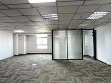 实拍! 精装修带隔断 地铁口 上马墩创新创业社区办 物业低