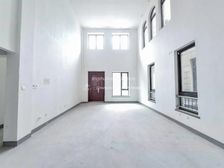 新上!! 位置好别墅 价格没有比的 南北院子 毛坯