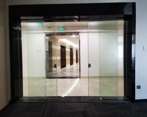 北辰时代广场正电梯口户型一线江景 精装带家具亏5000一平