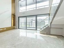 朝南 精装可拎包入住 近医院 商业配套齐全 正规商品房