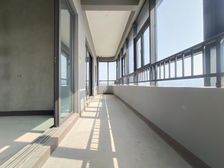 江北嘴 最美江岸线 头排看江 板式结构 套房设计 电梯入户