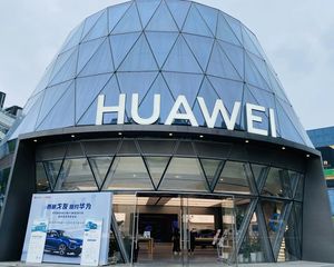 独栋华为!年租52万,有本!带停车位,10米挑高,客流稳定