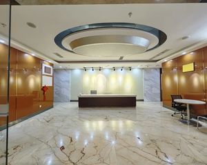 急售 正对电梯口 朝外看双子塔 产权干净随时交易 空置可自用