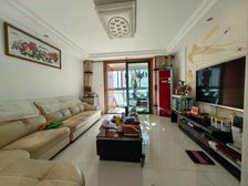 385万精装修 三房,朝南大阳台 大客厅 房东出售 看房方便