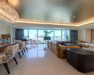 银泰中心 3室2厅 365.69平