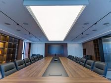 地铁出口 豪华装修800W 办公会所 室内花园 可半层出租