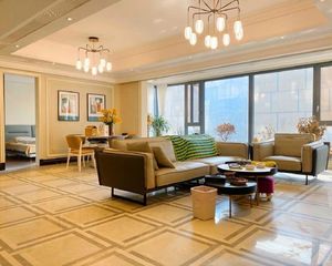 中铁建西派国樾1号地(一期) 4室2厅 东南