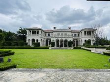 全马桥热搜:岛上占地6亩花5千万2022年装完未住过!玫瑰园