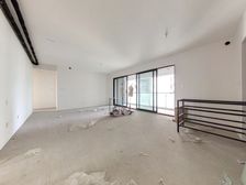 东西通透朝向,视野开阔无遮挡,户型方正,套四双卫,