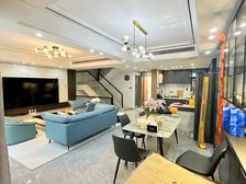 捡漏 绿地自住豪装复式,上下四层,前后院子,出门万达花海4室2厅|137㎡