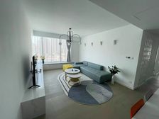 02年品质小区!紧邻徐家汇! 带产权车位,两南一北,一梯两户