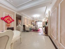 此房满五,中间楼层,西南向看中庭,视野开阔,居家体验好