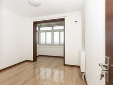 紧邻地铁 建邦枫景 中间楼层 采光好 无遮挡 看房随时