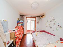 新出 中楼层双南两房 近华泾西800米 小区中间位置 税费少