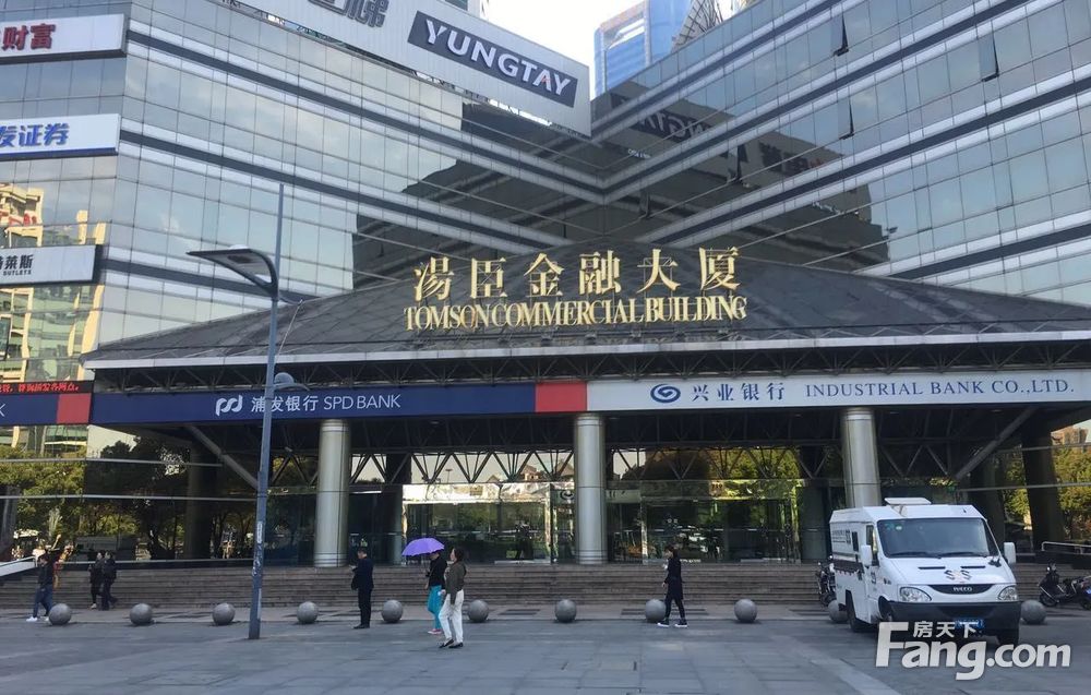 高区整层,汤臣金融大厦 世纪大道 四轨交汇,360度景观!