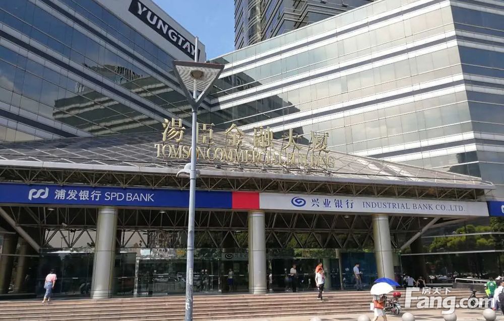 高区整层,汤臣金融大厦 世纪大道 四轨交汇,360度景观!