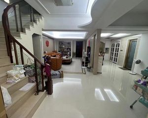 尚海阳光10楼3房2现代装修129平售12500元