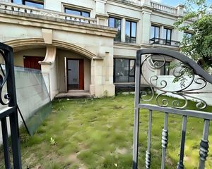 房东缺钱急售九龙湖湿地公园旁 品质联排别墅上下四层 读二忠