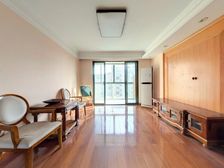 漕宝路地铁口 05年次新小区 高楼层采光很好 精装修 带车位