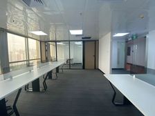 石牌桥地铁 电脑城附近 126方有2个间隔 近电梯口