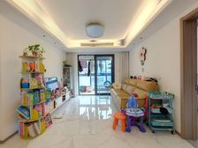 黄埔江一览无余 飞机户型的三房 业主装修三年 可以拎包入住