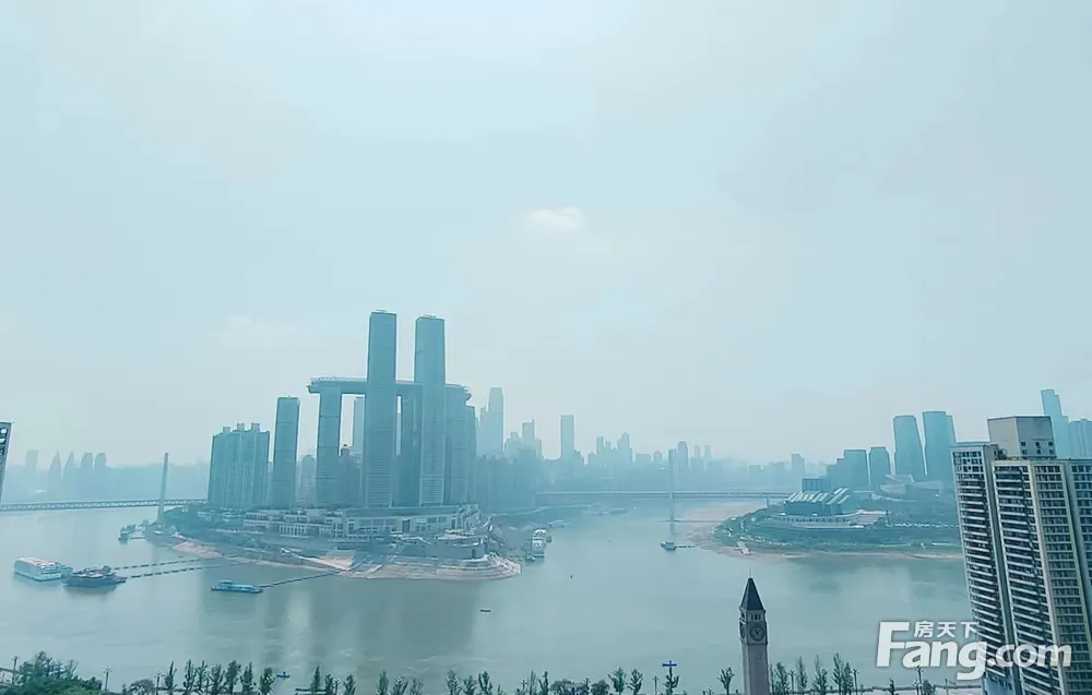 南滨路 城市名片 豪宅大套房 头排看两江交汇 推荐