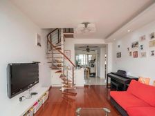 到地铁2公里,四中,送大阁楼,交通便利,满五税少,南北通透。