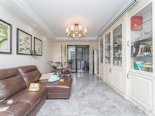 美式风格 豪.华装修 拎包入住 位置安静 户型正气 进出方便