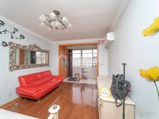 新出,正南一房,出门DT口,前后无遮挡,业主诚心出售