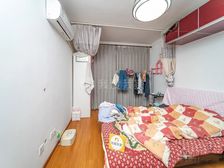 4楼一梯2户,价可大谈,精装刚搬出,满五少,税,