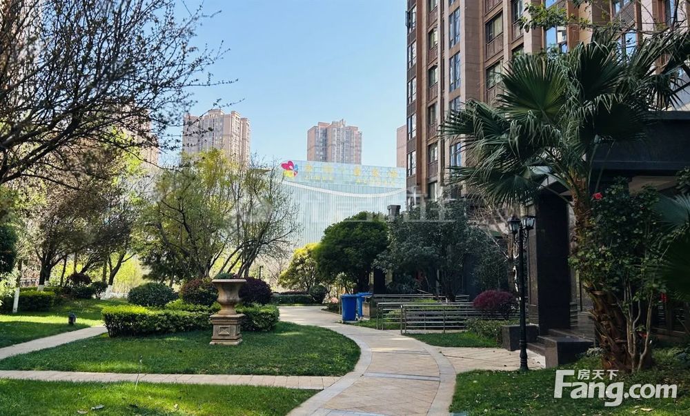 红星国际广场檀宫4室2厅2卫精装修238万元