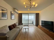 嘉善路地铁口!明星小区!低于同户型100W!精装修拎包入住!