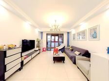 4房精装中间楼层看艾溪湖全景 地铁口公园旁三种在旁边