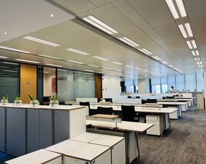 正对电梯口 资产守值四面单边 高层出售 繁华商圈 实用面积多