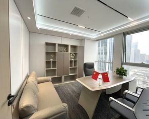 中坝地铁口、纯办公楼、物管费便宜、精装修、万和中心光华中心旁