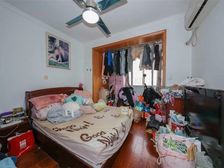 南新四村 近医院 中间好楼层 精装修 商业配套成熟 密度低