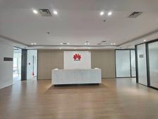 电梯口大气前台!东部新城国际金融中心595平精装带多个隔间!