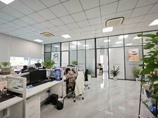 南商中心侨商大厦230平,门口地铁口,精装落地窗,免中介