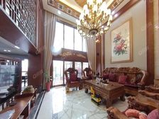 公园大地空中别墅的顶楼三层复式 豪华装修 视野景观好 急卖