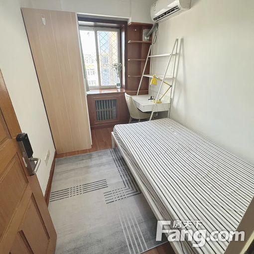  ������÷԰ 3��1��1�� 78ƽ��װ�� 2400Ԫ/�� 