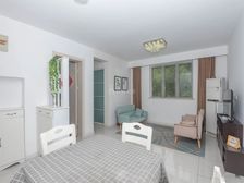 看中商量价可商量,精装修拎包入住,小区安静位置,三楼