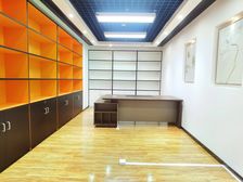 中洲交易中心 格局6+1 随时进驻 周围配套设施完善 精装修