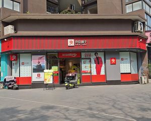 双万人小区,年收15万,良品铺子连锁店承租,十字路口,一手税