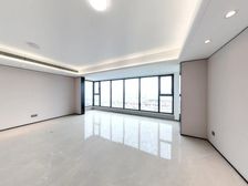 方正三室亲无遮挡景观视野,中间楼层业主诚售。