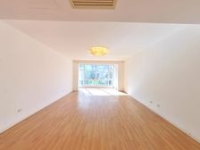 主语家园新上板楼,南北通透大三居,楼栋位置好,安静采光充足