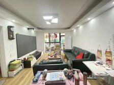 双卫格局 出行方便 板楼 满五 南向采光好 三开间院 子