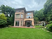 棕榈泉二线看湖豪装独栋,全屋品质家具,带电梯。中央空调、地暖